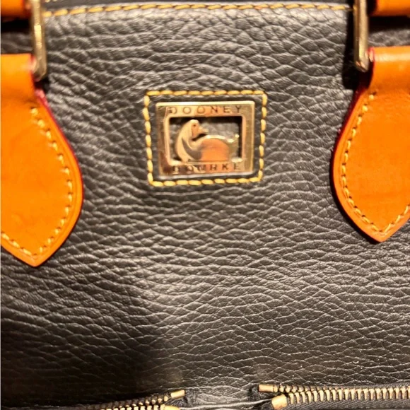 COPY - Dooney and Bourke handbag. - Picture 3 of 7